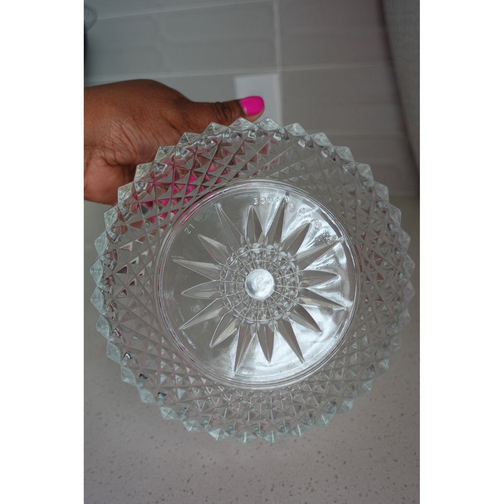 Vintage Arcoroc France Glass Serving Bowl: Diamant Starburst Pattern‎